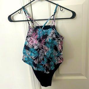 Off shoulder one piece floral swimsuit from Shein size 160